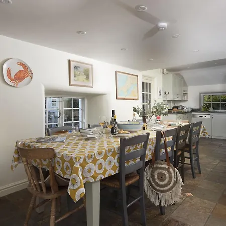 Sparnal Stitch Holiday home Padstow