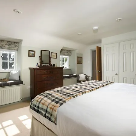 Sparnal Stitch Holiday home Padstow